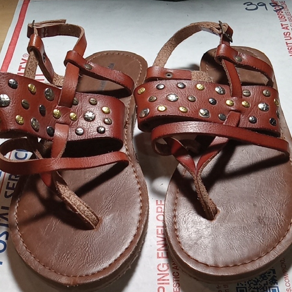 Mossimo Supply Co Brown and Gold Sandals with Bow Details